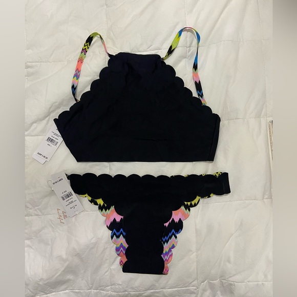 Pilyq Reversible Seamless Wave 2 PC. Bathing Suit.  Large top bottom is Medium. - Picture 2 of 5